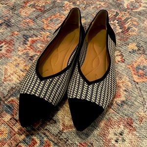 Knit flat pointed toe ballet shoes - size 9.5